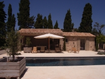 construction-architecte-eygalieres-maison-pierre-piscine-13810