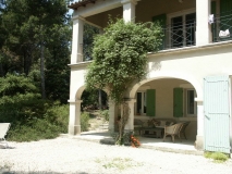 architect-terasse-architecte-de-maison-piscine-baux-de-provence-maussane